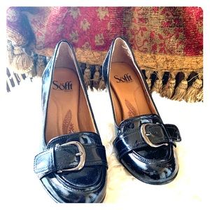 Sofft brand, shiny black, leather pump